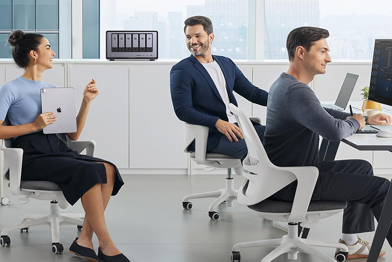 UGREEN NASync DXP6800 Pro Le Test Complet du NAS 6 Baies qui Défie Synology