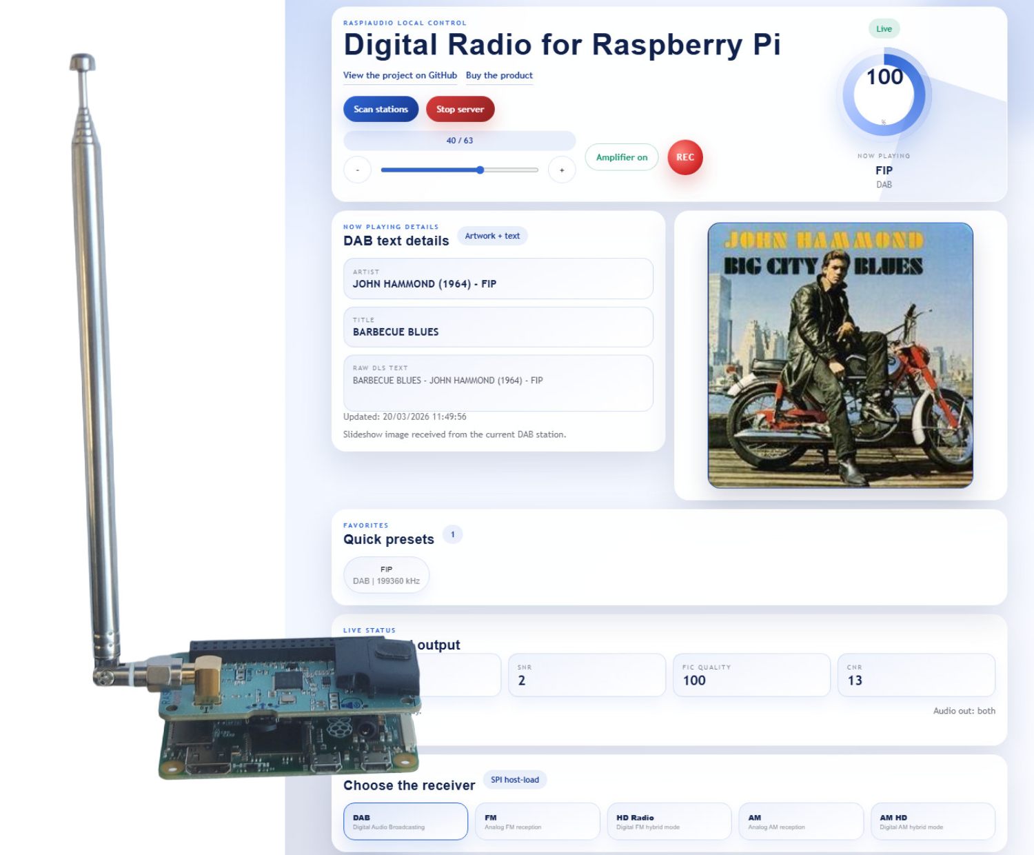 Capture d'écran de l'interface web de contrôle du Raspiaudio Digital Radio HAT affichant les détails d'une station DAB, la pochette d'album, les préréglages et les statistiques de réception.