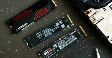 SSD Samsung 990 Pro et 990 EVO NVMe M.2 avec dissipateur thermique et tournevis