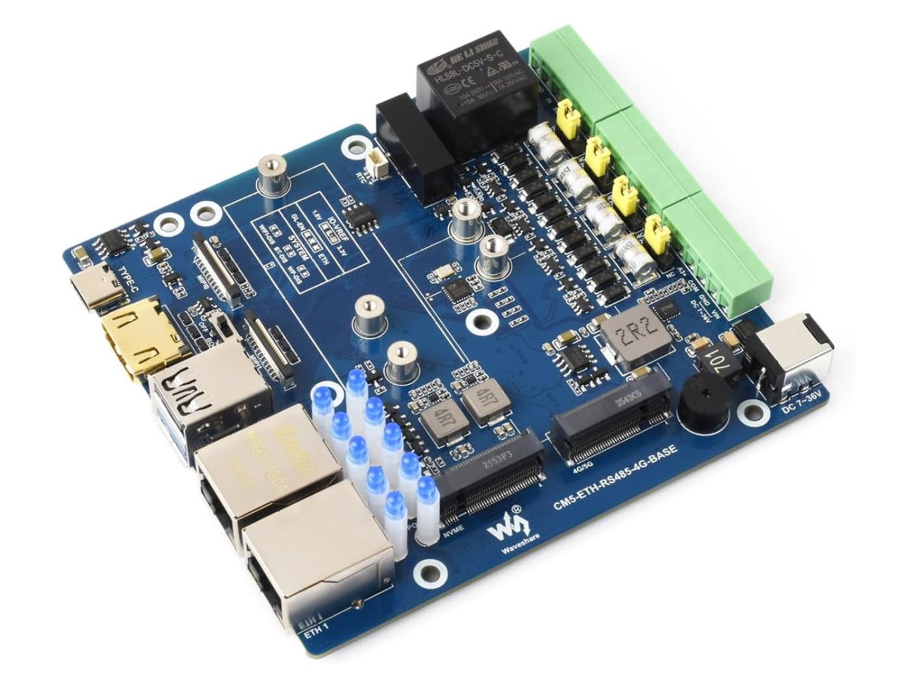 Vue d'angle de la carte mère industrielle nue Waveshare CM5-ETH-RS485-4G-BASE. La carte PCB bleue montre clairement les deux ports Ethernet, le port HDMI, les ports USB, le connecteur Type-C, les slots M.2 pour NVMe et 4G/5G, le relais noir, les borniers à vis verts, ainsi que les 10 LED bleues et divers composants électroniques. Le module Raspberry Pi CM5 n'est pas installé.