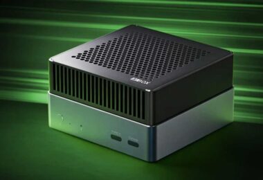Mini PC industriel Firefly AIBOX-K3 boîtier aluminium noir et argent, capot supérieur perforé hexagonal, port USB Type-C et console en façade, fond vert lumineux, edge AI RISC-V SpacemiT K3 60 TOPS.