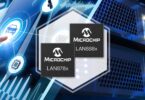 Visuel promotionnel présentant les deux nouvelles puces transceivers Single Pair Ethernet de Microchip, les modèles LAN878x et LAN888x, superposés sur un arrière-plan technologique bleu illustrant la connectivité automobile et industrielle sécurisée.