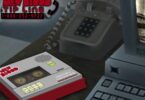 Illustration de style rétro montrant un téléphone fixe gris, un répondeur à cassette marqué "New Blood" et un ordinateur vintage. En haut à gauche, le logo "New Blood Tip Line" avec le numéro 1-800-352-9727.